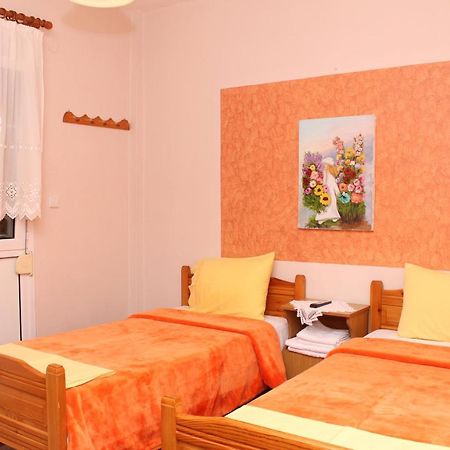 Germanos Studios Káto Loutrákion Dış mekan fotoğraf